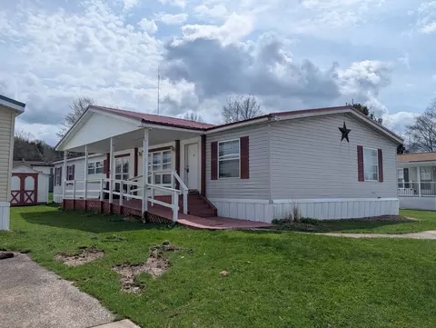 1731 Edgewood Dr, Erie, PA 16509