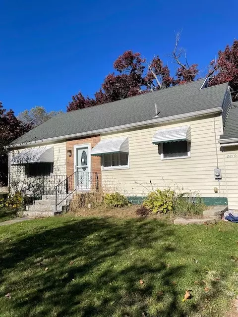 2010 E Lake Rd, Erie, PA 16510