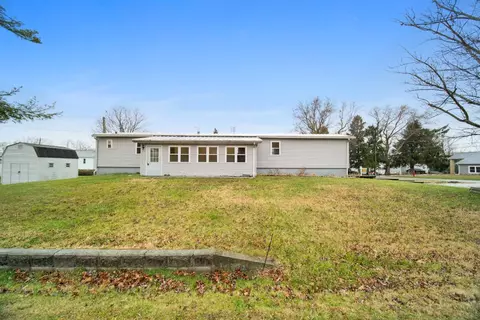 2136 Knoll Ave, Erie, PA 16510