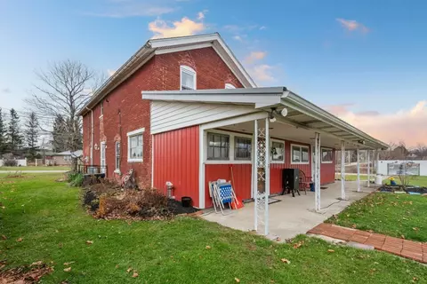403 W 3rd St, Waterford, PA 16441