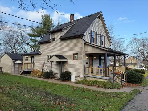 226 S 12th St, Sharpsville, PA 16150