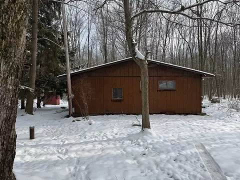 12702 Roger Dr, Espyville, PA 16424