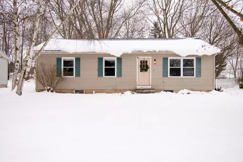 24 No Bar Dr, Corry, PA 16407