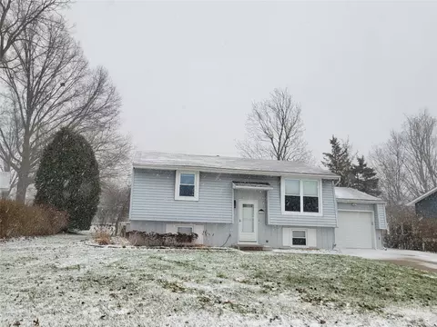 4545 Southern Dr, Millcreek, PA 16506