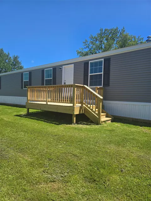 209 Timberlake Dr, Mckean, PA 16426