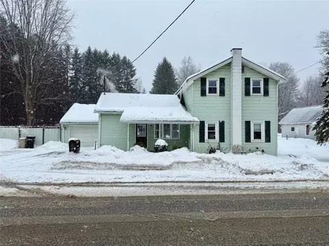 11060 Edinboro Rd, Mckean, PA 16426