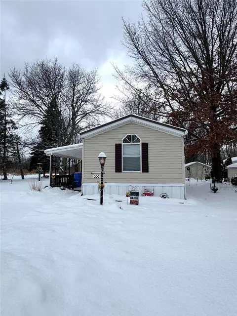 300 Holly Park Dr, Erie, PA 16509