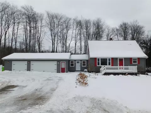 8389 Edinboro Rd, Erie, PA 16509
