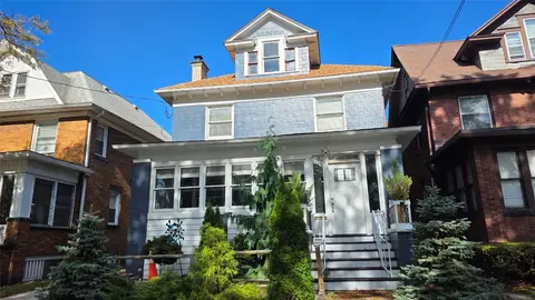 658 W 10th St #2, Erie, PA 16502