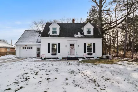 647 W Gore Rd, Erie, PA 16509
