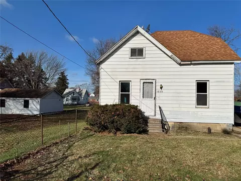 1250 E 32nd St, Erie, PA 16504