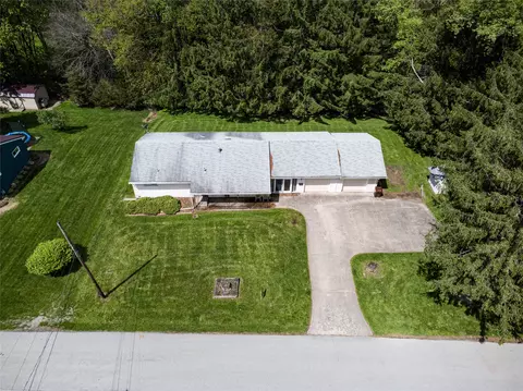 5 W Dillon Dr, Titusville, PA 16354