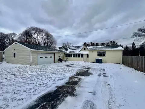 802 Oregon Ave, Erie, PA 16505