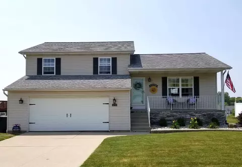 8718 Robin Dr, Erie, PA 16509