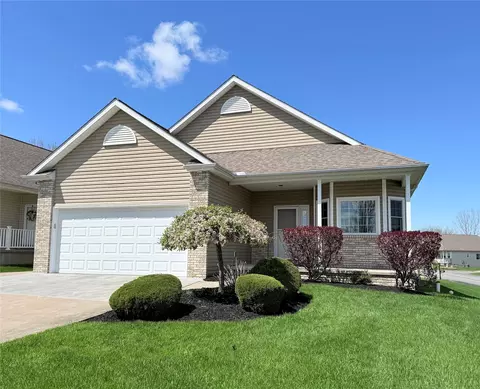 6245 Hayfield Cir, Erie, PA 16509