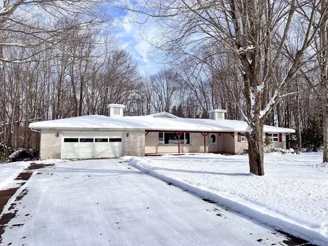 12191 Skyview Dr, Edinboro, PA 16412
