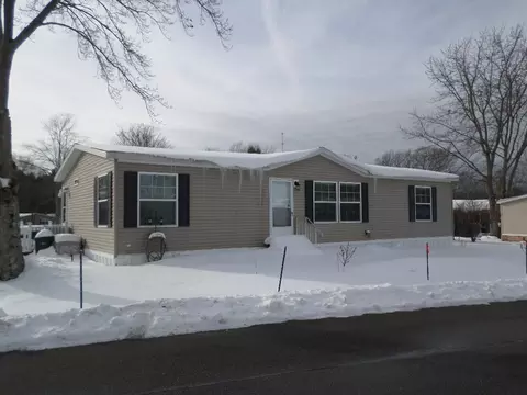 1520 Pinegrove Way, Erie, PA 16509