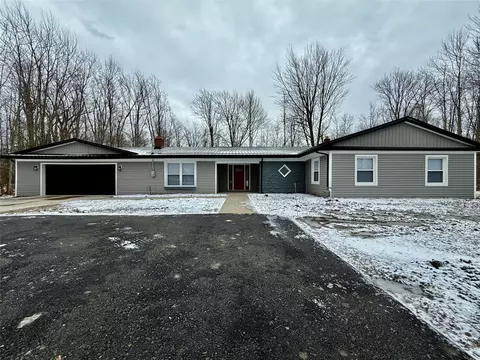 7207 E Lake Rd, Erie, PA 16511