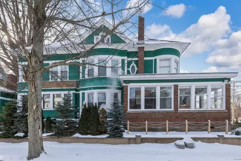 261 E 8th St, Erie, PA 16503