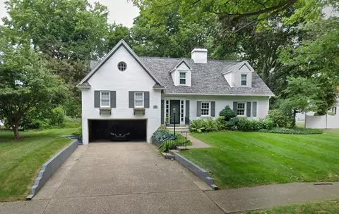 527 Seminole Dr, Erie, PA 16505