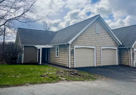 161 S Oak Ridge Cir #1102, Erie, PA 16509