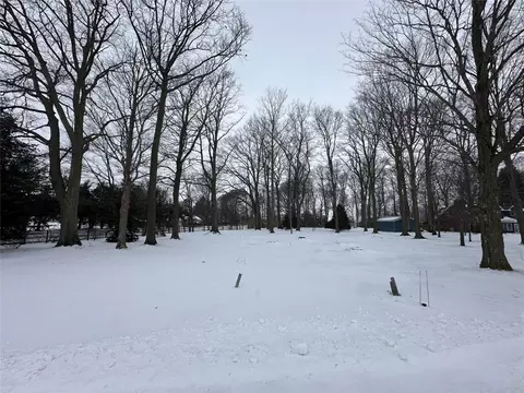 1636 Freeport Rd, North East, PA 16428