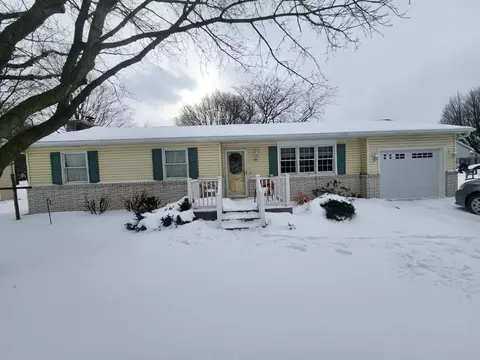 95 Hutchinson Dr, North East, PA 16428
