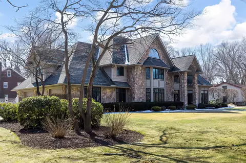 1505 S Shore Dr, Erie, PA 16505