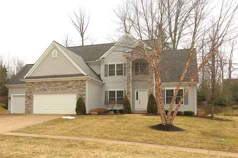 4355 Stone Creek Dr, Erie, PA 16506