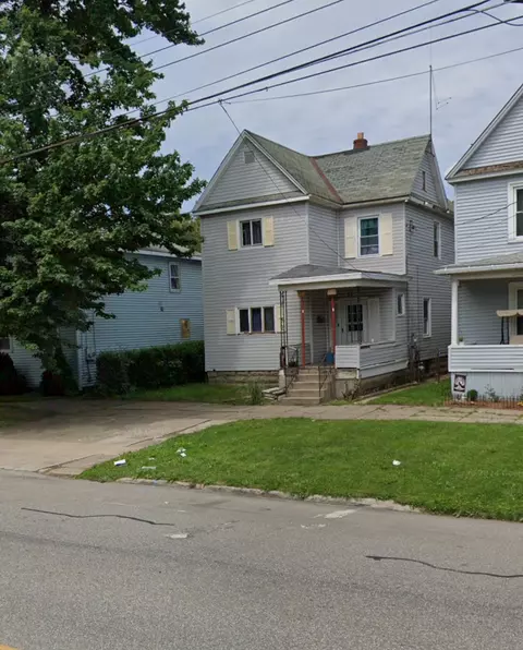 944 E 10th St, Erie, PA 16503