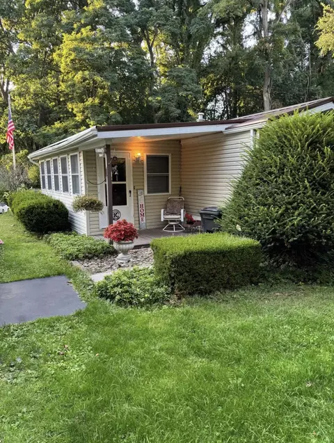 700 Culbertson Dr #4, Girard, PA 16423