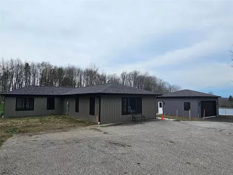 4401 Old State Rd, Mckean, PA 16426