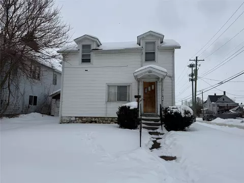 1060 E 24th St, Erie, PA 16503