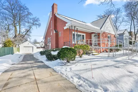 703 California Dr, Erie, PA 16505