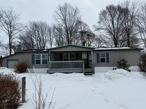 6275 Meadville Rd, Girard, PA 16417