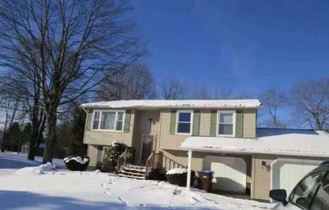 10883 Heather Dr, Meadville, PA 16335