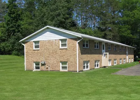 101-103 Green Oaks Dr, Edinboro, PA 16412