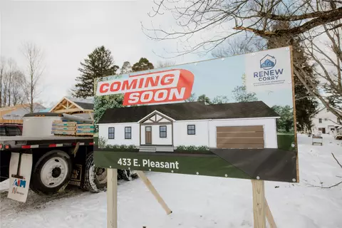 433 E Pleasant St, Corry, PA 16407