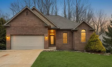 5821 Forest Xing, Erie, PA 16506
