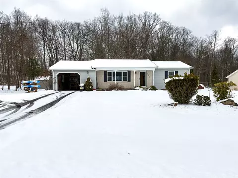 21229 Serenity Dr, Meadville, PA 16335