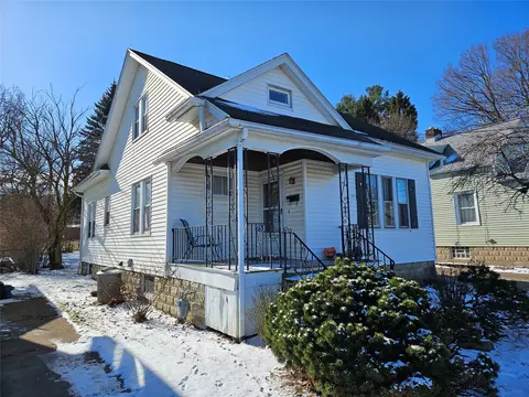 953 E 33rd St, Erie, PA 16504