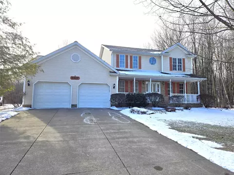 5207 Birwood Dr, Erie, PA 16511
