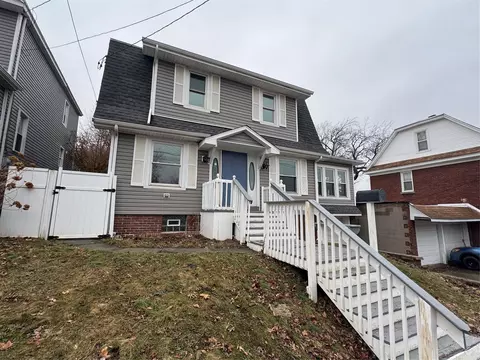 2810 Perry St, Erie, PA 16504