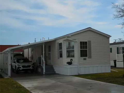 913 Selinger Ave, Erie, PA 16505