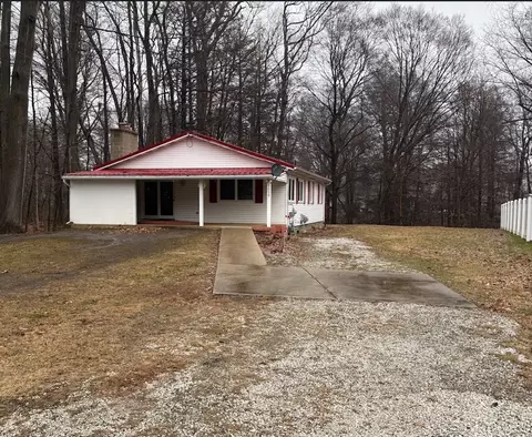 1629 Brookside Dr, Erie, PA 16505