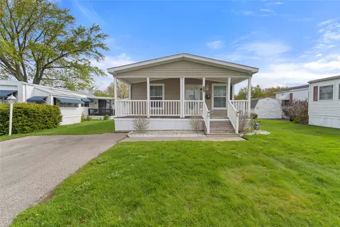 2719 Greencrest Dr, Erie, PA 16506
