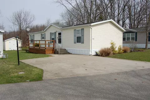 8215 Timberwood Ln, Erie, PA 16509