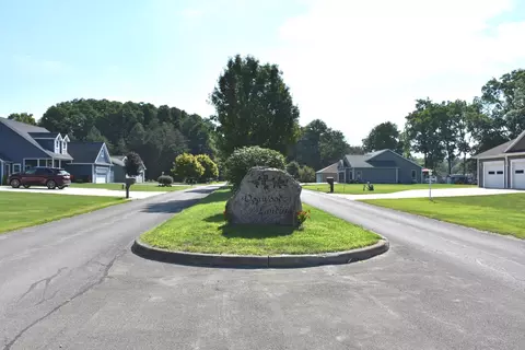 12410 Dogwood Ln, Conneaut Lake, PA 16316