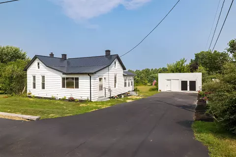 6916 Old Ridge Rd, Fairview, PA 16415