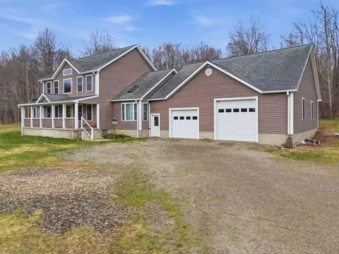 10474 Sampson Rd, Greene, PA 16441